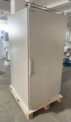 Obrázek XtendLan 19" venkovní stojanový rozvaděč 32U 800x1000, krytí IP54, nosnost 1600kg, podstavec, ventilace, termostat, šedý