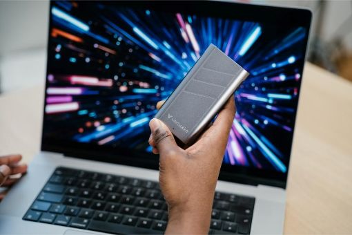 Obrázek VERBATIM externí SSD 2TB, USB4, USB-C, R:3700 / 3600MB/s, šedá